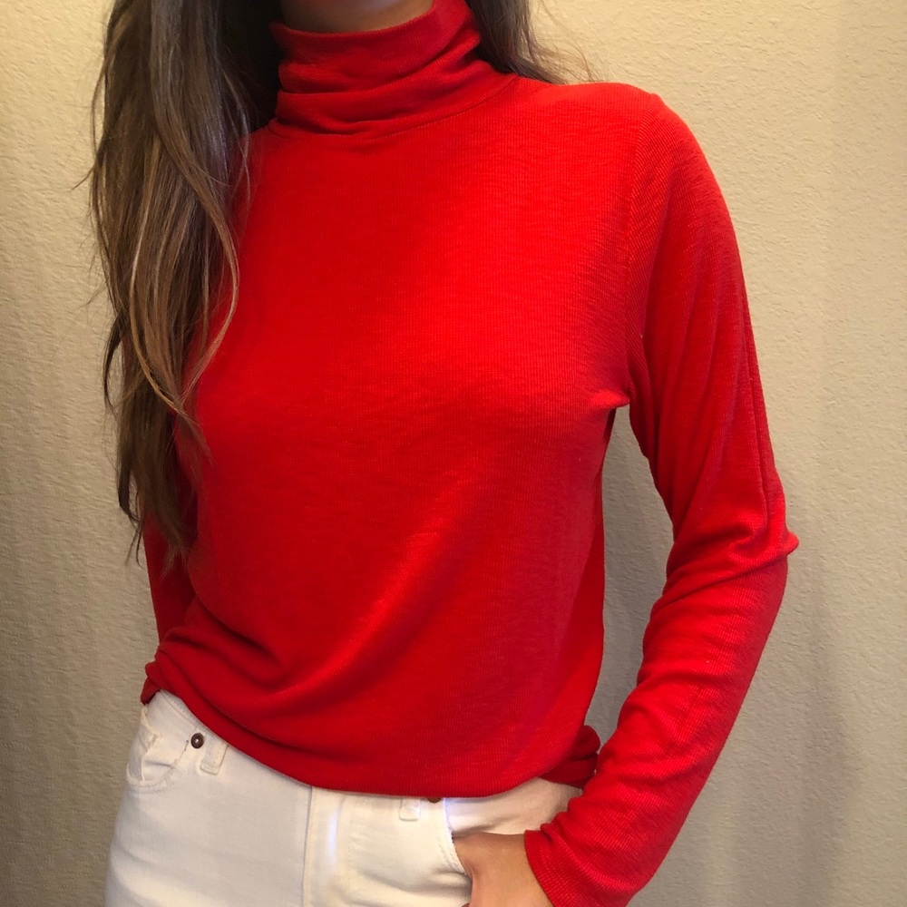 AERIE RED TURTLENECK